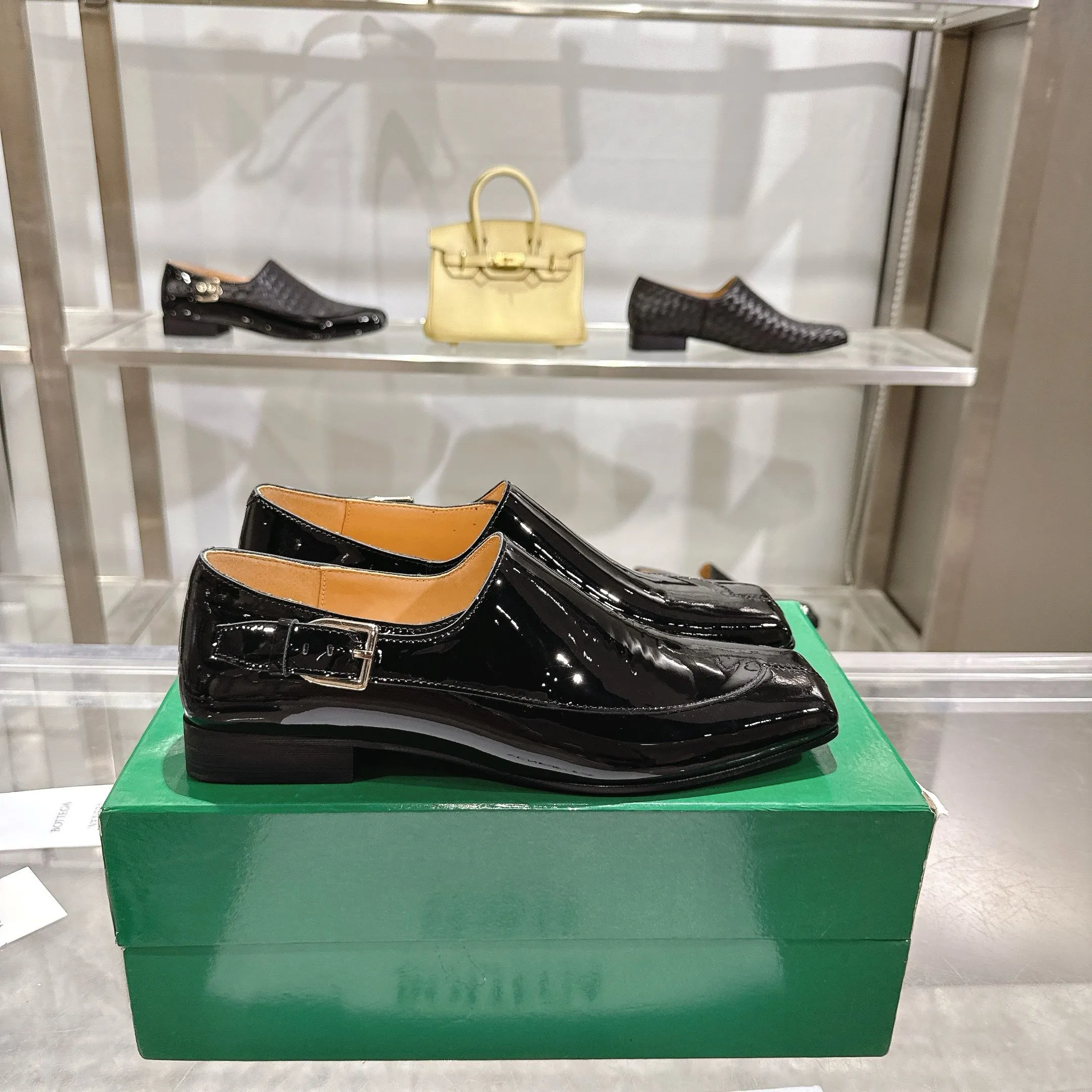 [BV] Top P: 860💰 Couple model, Size: Women 35-39, Men 39--44 (Female 40.41. Men 38. 45, non-refundable) Bottega Veneta 2025 Autumn Counter Synchronous Couple Model Bottega Veneta square-toe low-heeled shoes woven from mixed-breed sheep! Patent leather matching! Low-key luxury and solid color! Leather outsole! [Rose][Rose]! Purely hand-woven and operated, the original board is reproduced one-to-one! quality assurance!